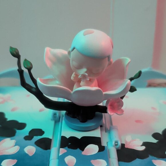 ***ON HOLD*** Popmart Gift For You "Kubo Magnolia" - Picture 3 of 5